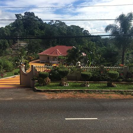 Cliffe Ranch Vila Mandeville Exterior foto