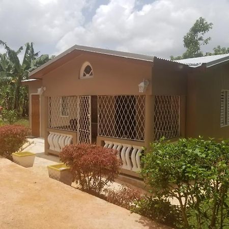 Cliffe Ranch Vila Mandeville Exterior foto
