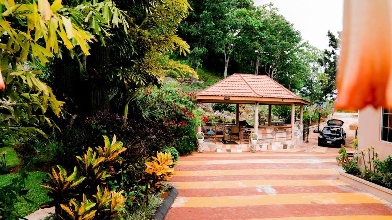 Cliffe Ranch Vila Mandeville Exterior foto